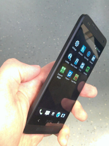 HTC One mini 3